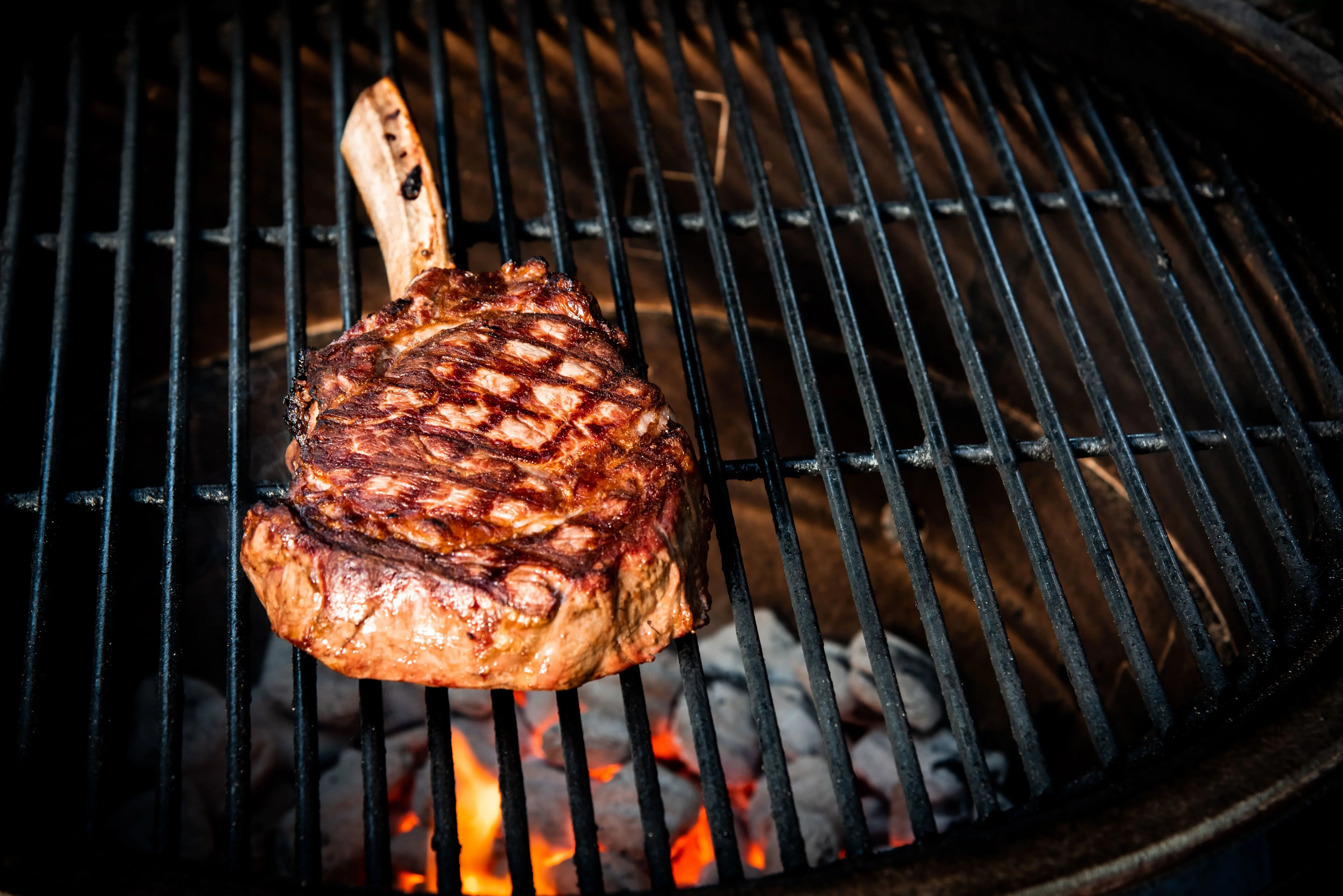 USDA Choice Tomahawk Ribeye - Image 3
